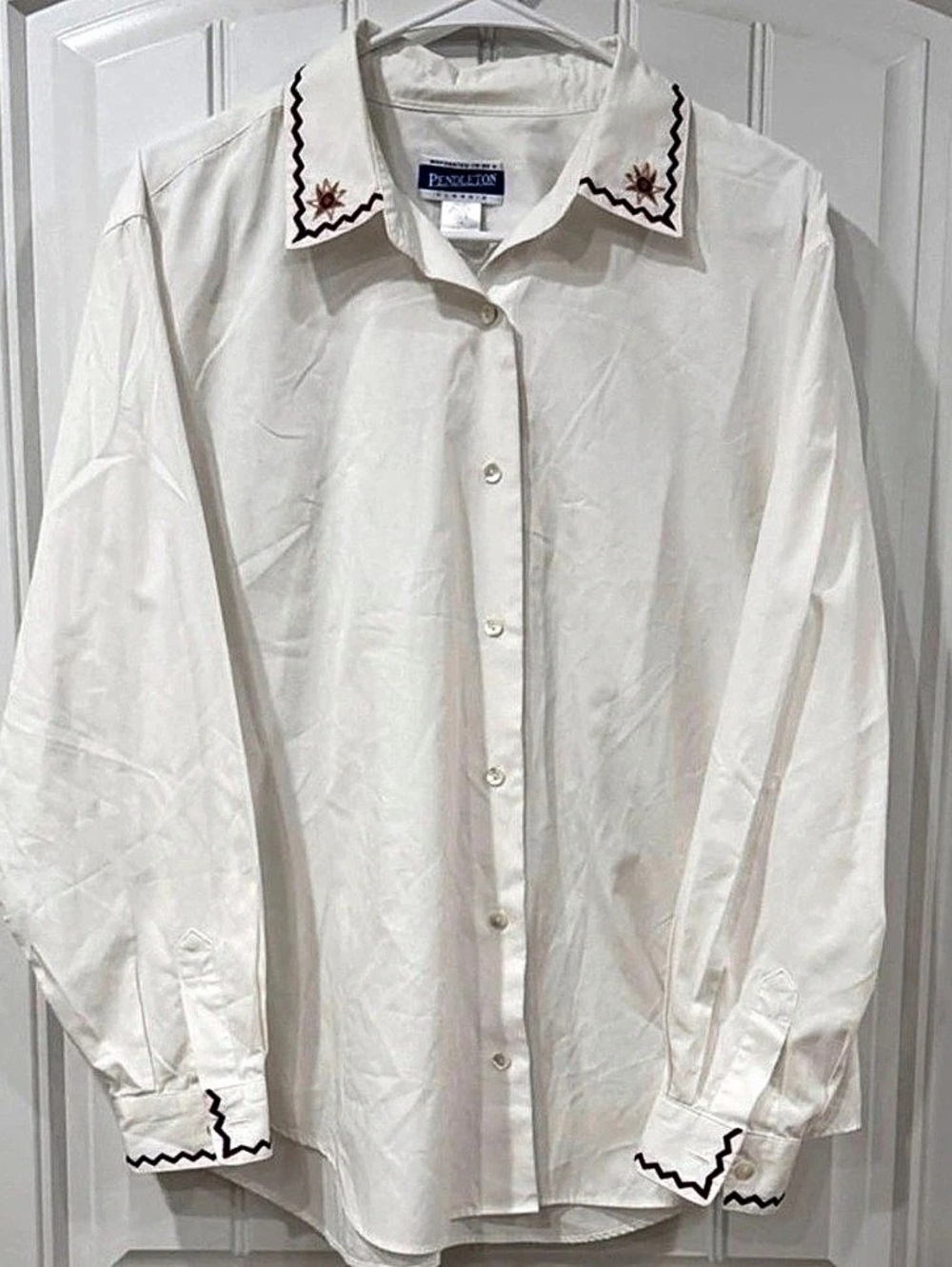 Vintage Pendleton Classic Embroidered Button Down White Size Medium Like New
